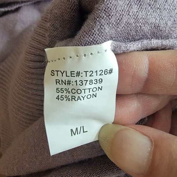 Dreamers Long Sleeved Sweater with Round Neck.  Size M/L. - Picture 8 of 9